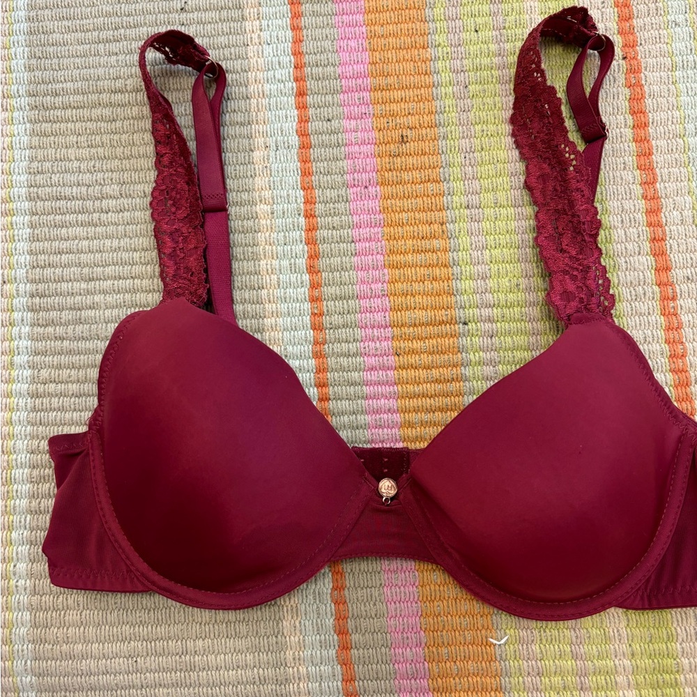 Marilyn Monroe bra with stretch lace straps